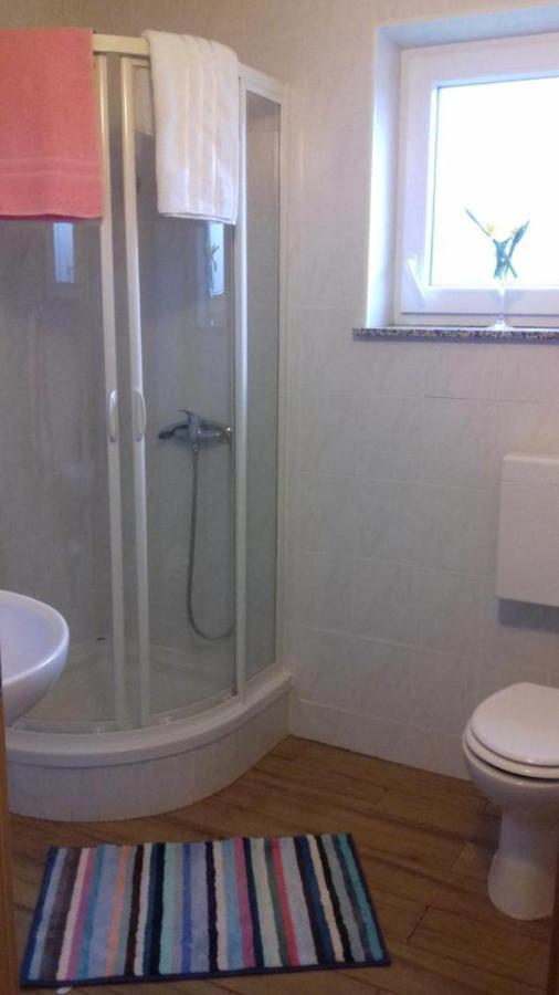 Apartmani Loli Ugljan Eksteriør bilde