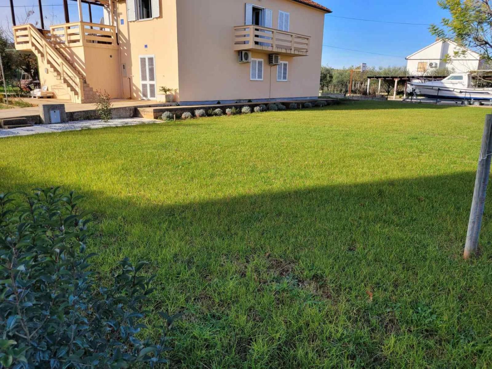 Apartmani Loli Ugljan Eksteriør bilde